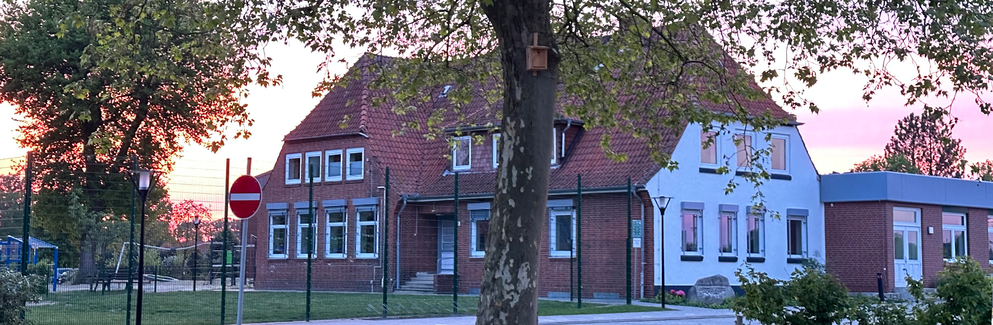 Bild vom Gebäude der Grundschule Edelstedt